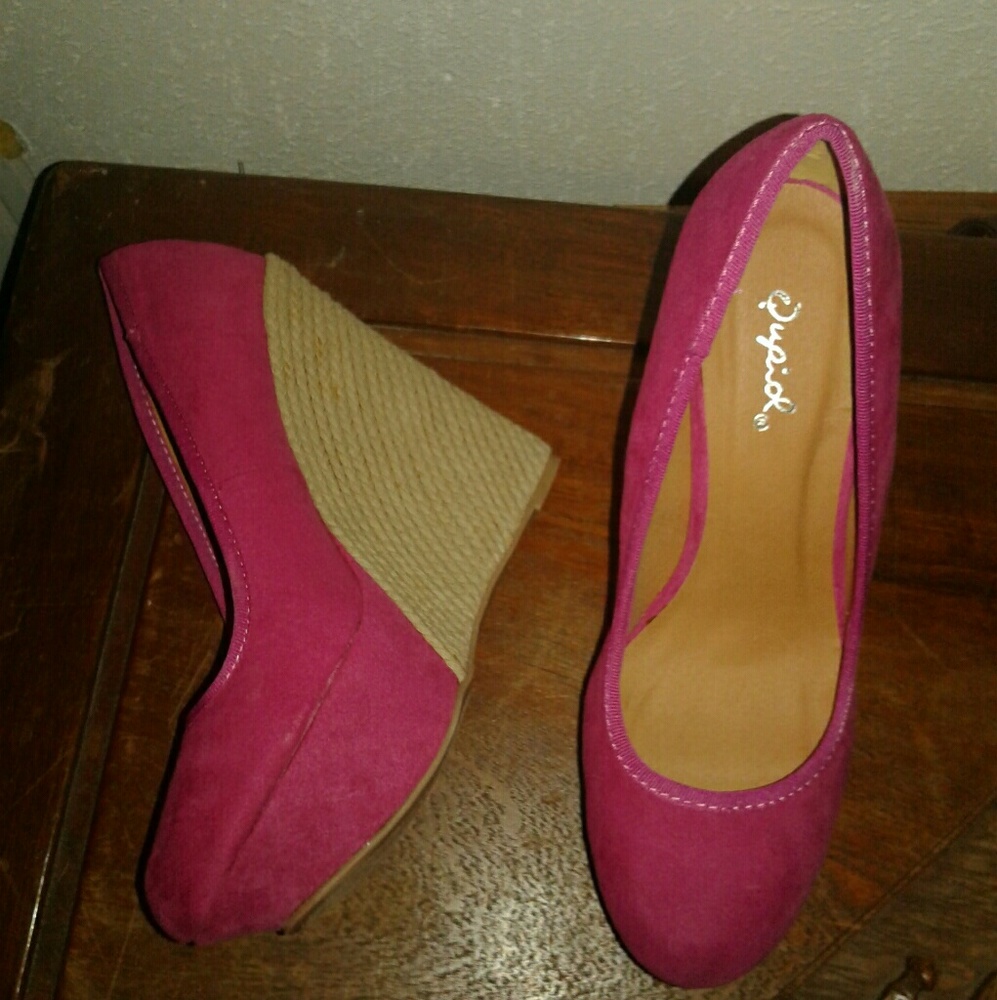 Hot pink leather wedges